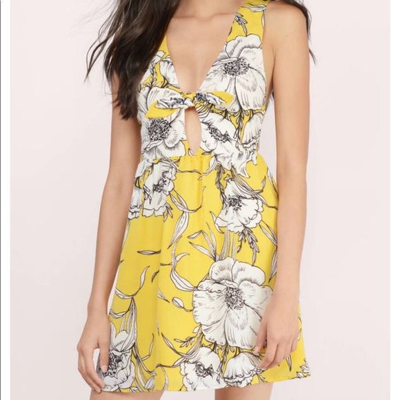 Tobi Dresses & Skirts - Tobi yellow floral print mini dress sundress summer spring vacation cutout